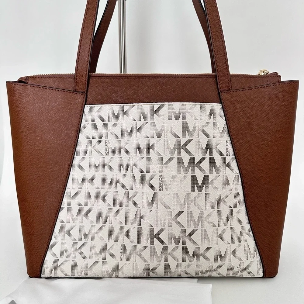 New Michael Kors Maddie Signature Tote Carryall Bag in Vanilla